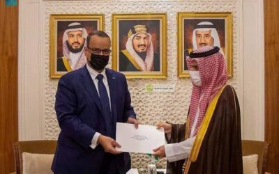 وزير الشؤون الخارجية يسلم رسالة خطية من رئيس الجمهورية لولي العهد السعودي